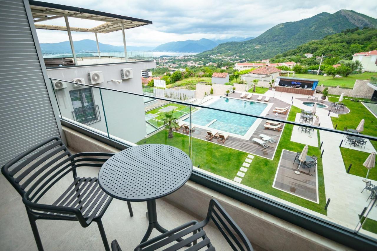 Royal Blue Resort & Residences Tivat Exterior foto